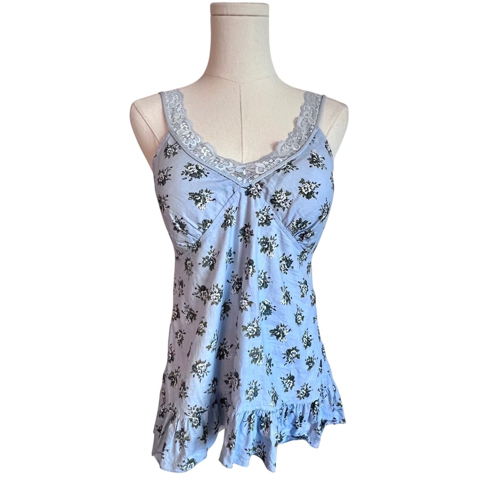 L.e.i.‎ Floral Lace Trim Camisole Top Light Blue Ruffle Hem Smocked Back 
Large